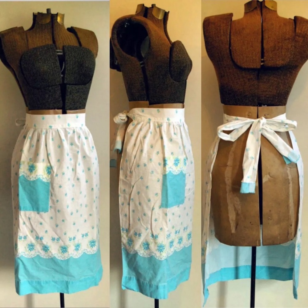 vintage floral skirt apron tie back pocket light blue housewife Vtg Baking Club